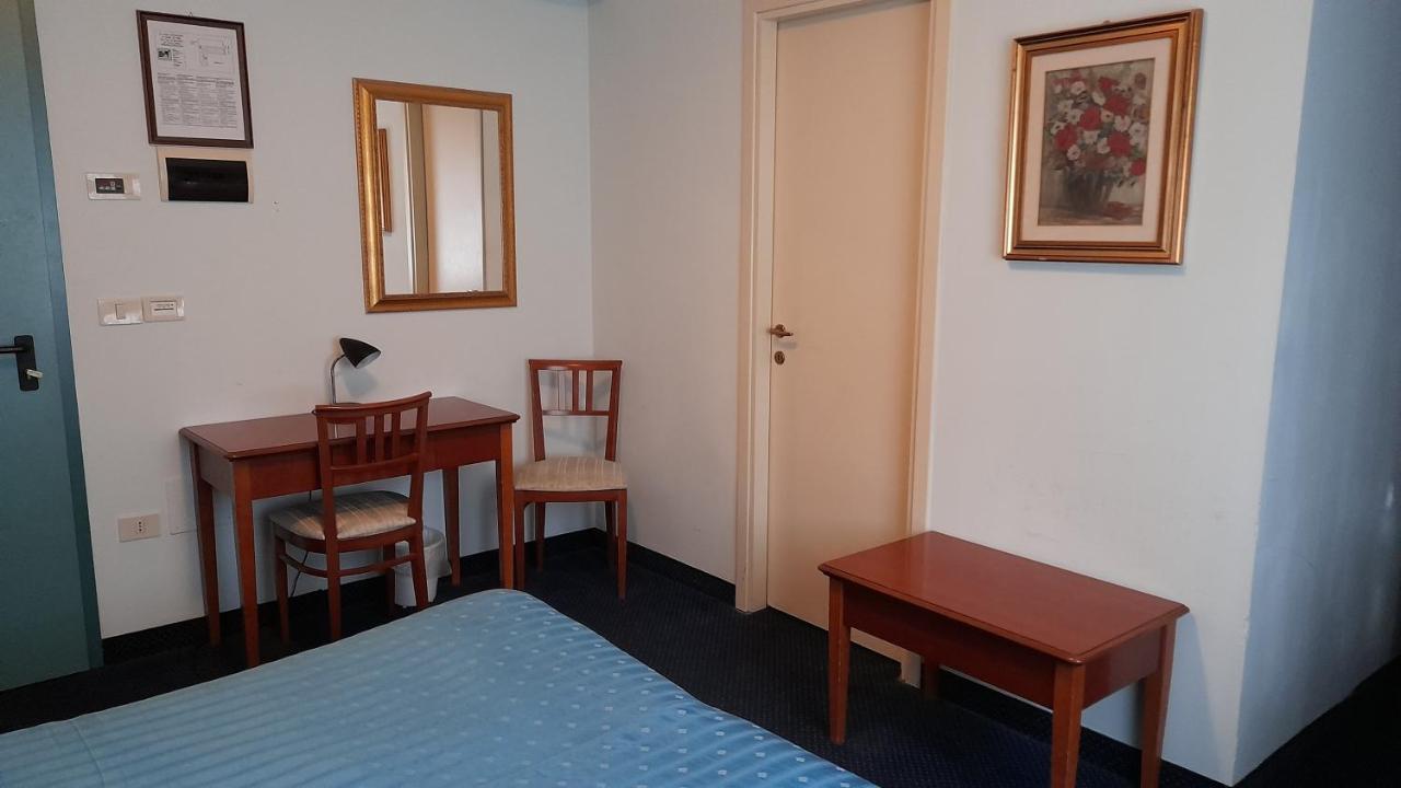 Hotel Tortorina Urbino Eksteriør billede