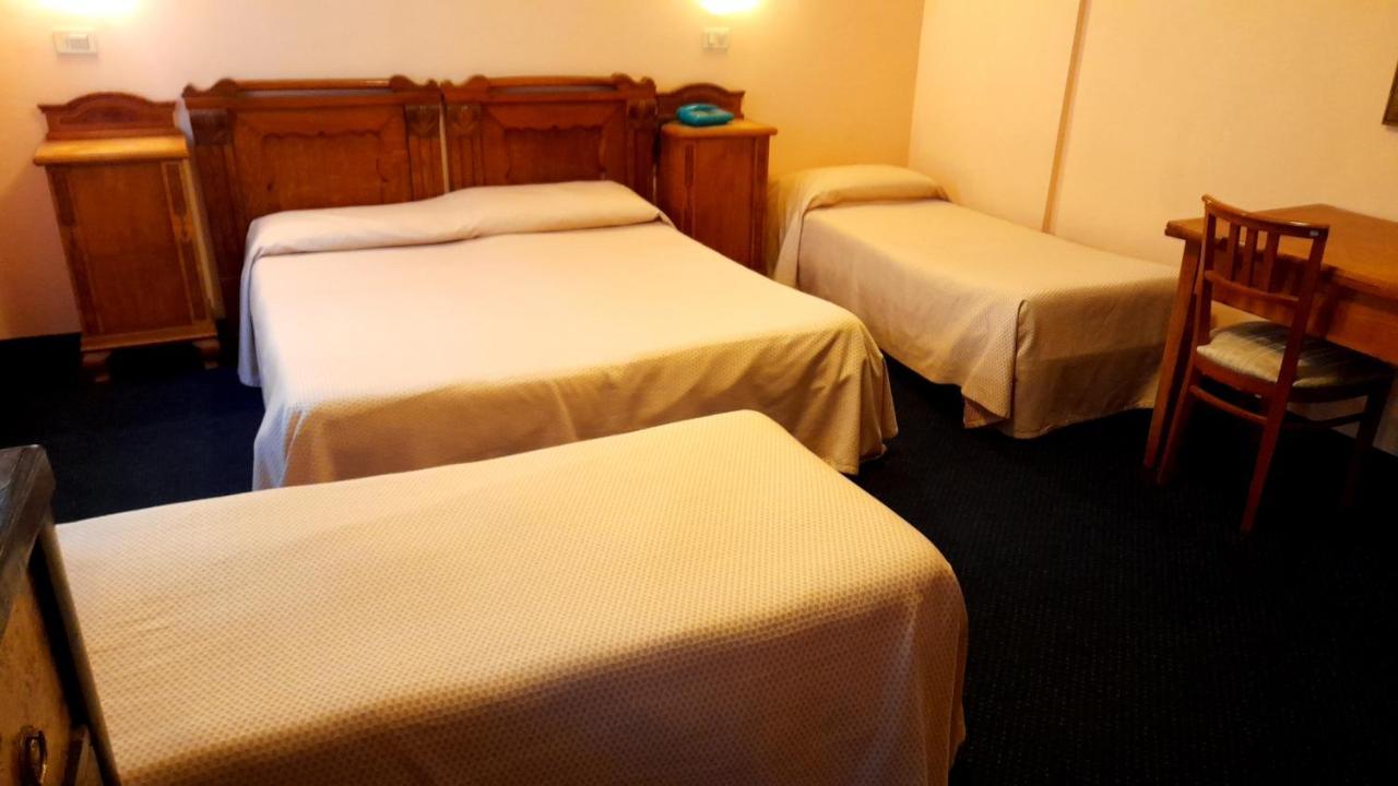 Hotel Tortorina Urbino Eksteriør billede